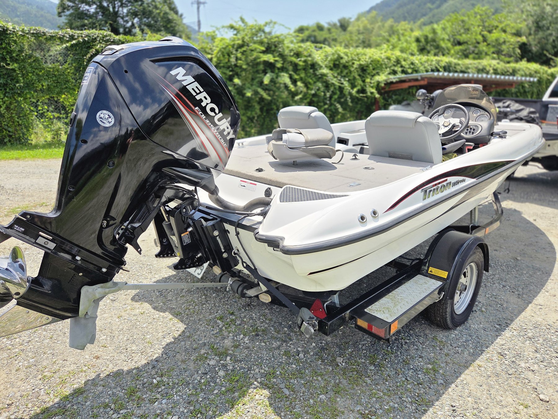 Triton 17 Explorer 写真 8